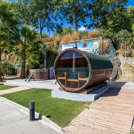 Apartmán Stunning Blue Lagoon In By Costarentals - M12